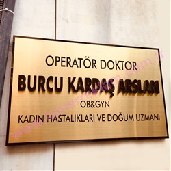 Pleksiglas Dekupe Harf Doktor Kapı Tabelası